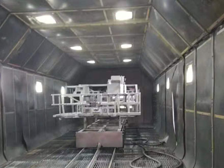 我司精心打造的Q76型号台车式抛丸机近日成功交付客户，并迅速投入生产使用，获得客户高度评价